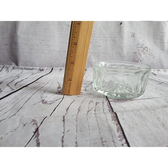 VINTAGE DIAMOND PATTERN CLEAR GLASS Nut Candy BOWL 4.5" Across Top 2" Deep - Picture 5 of 5